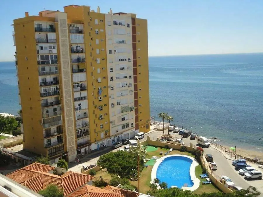 Atico Primera Linea Del Mar Sitio de Calahonda Apartment
